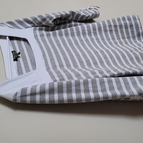 Elegant White and Gray Striped Sweater by Week-End Wear by Coco Y Club Neverworn - Picture 4 of 4